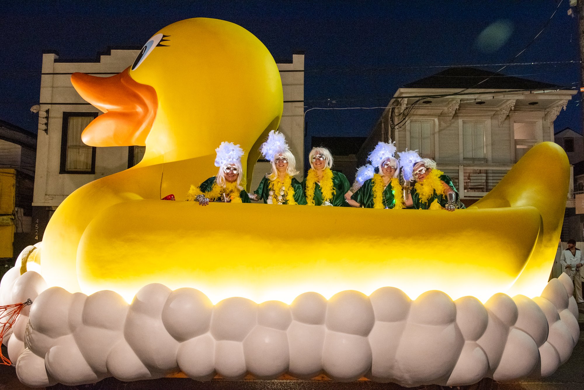 muses duck at night 2022